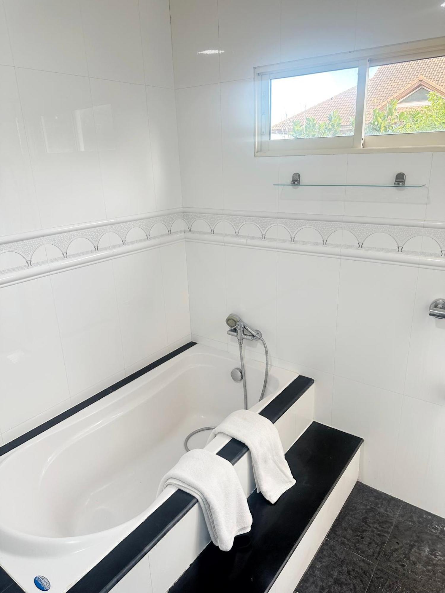Villa Premium Location 4 Bedroom Hua Hin