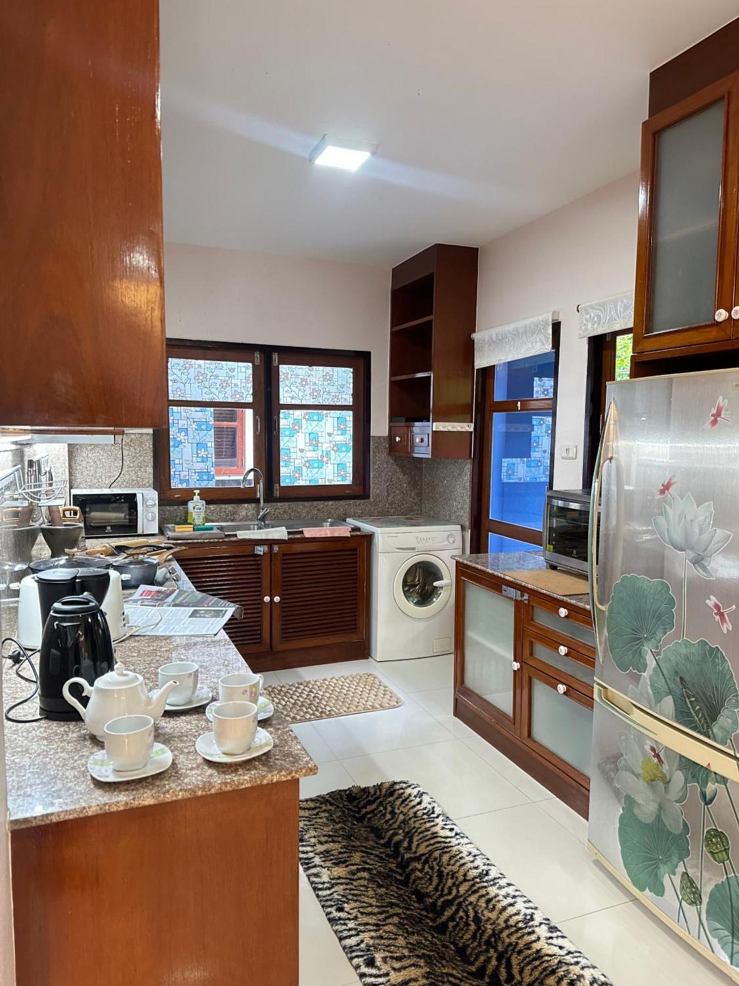 Premium Location 4 Bedroom *