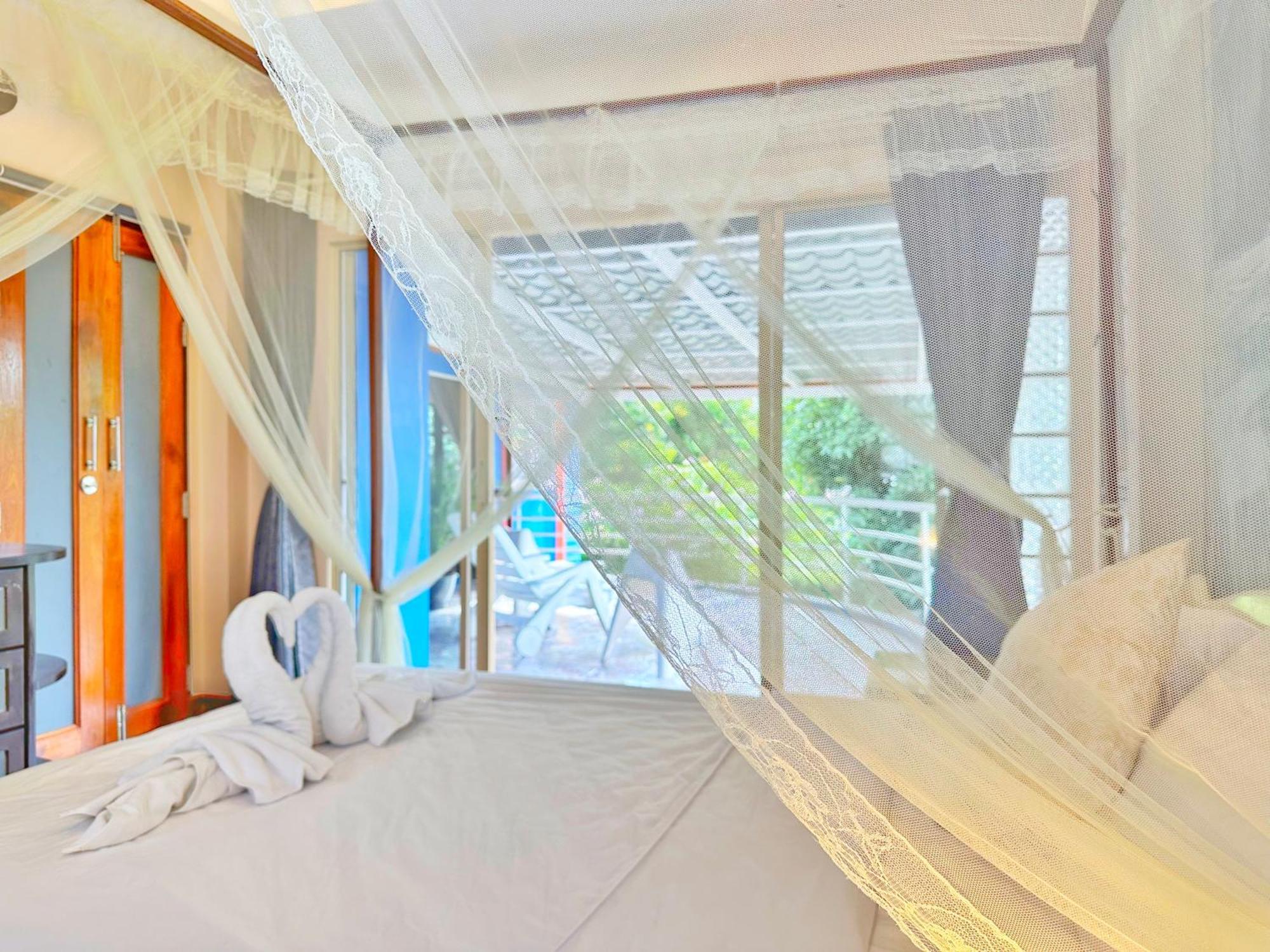 Premium Location 4 Bedroom Villa *